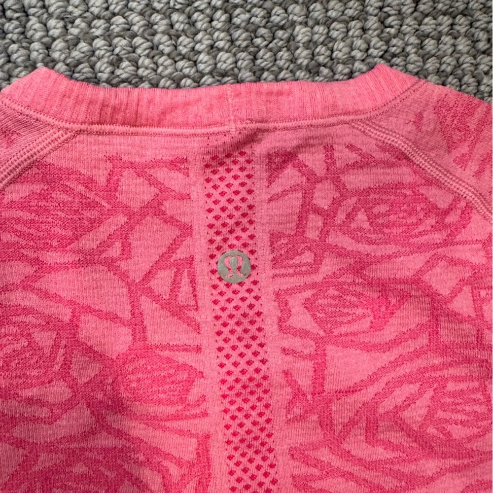 💖LULULEMON SWIFTLY TECH SHORT SLEEVE CREW💖 - Picture 5 of 6